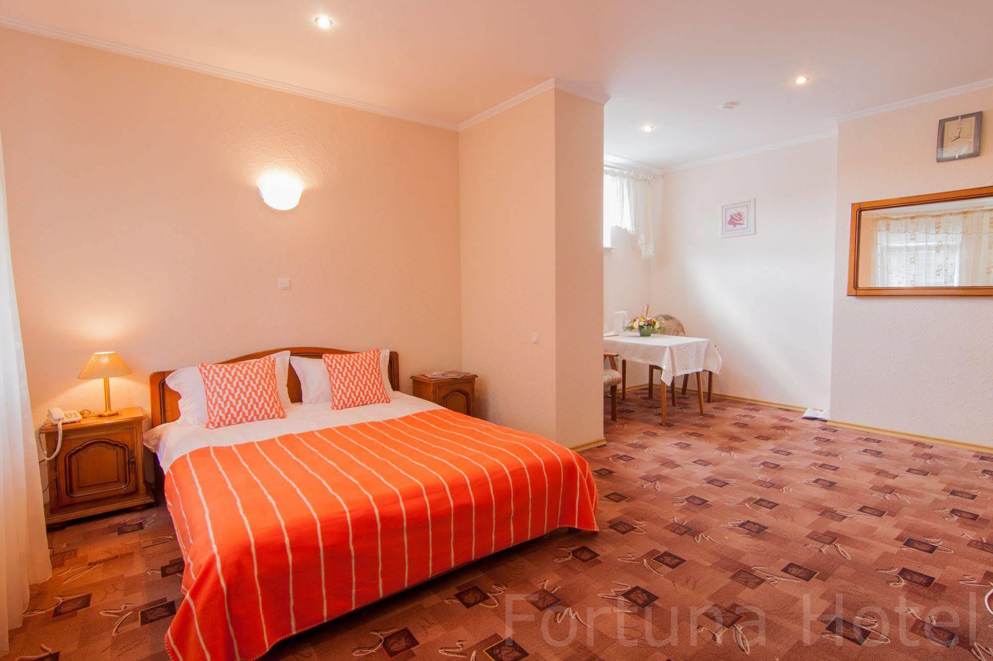 Fortuna Hotel Kiszyniów Zewnętrze zdjęcie